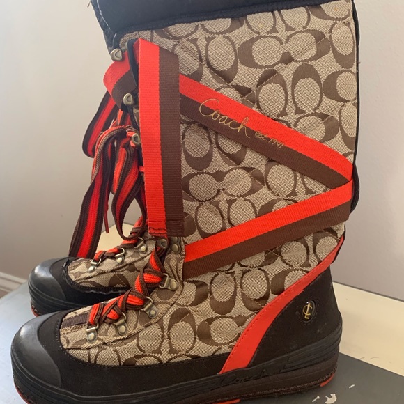 Coach Snow Boots w Red Laces - Picture 2 of 9